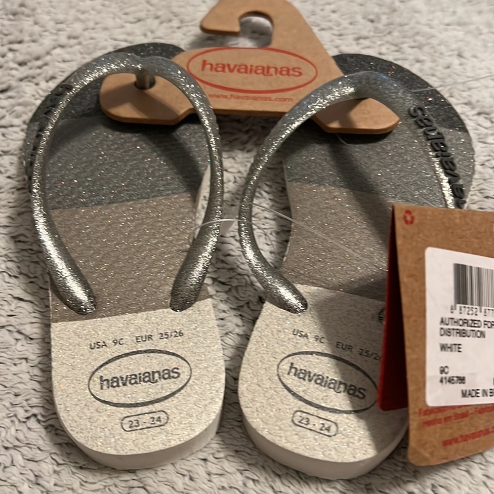Havaianas flip flops sandals , size 9 childrens , NWT